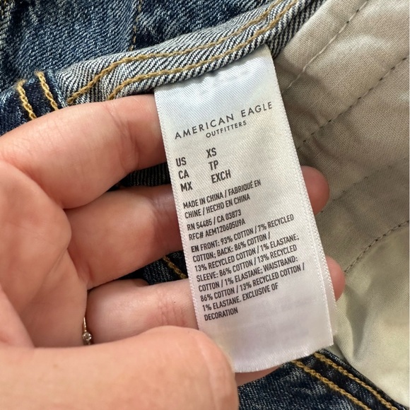 American Eagle Women’s XS Strigid Classic Denim Trucker Jacket - Picture 5 of 8